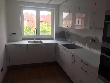 Stavební připravenost na umístění skleněných obkladů